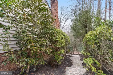 10708 Midsummer Dr, Reston, VA 20191 photo 32