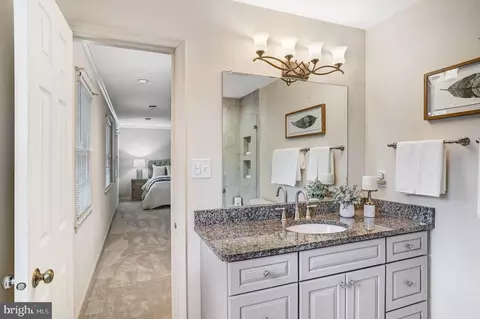 10708 Midsummer Dr, Reston, VA 20191 photo 18