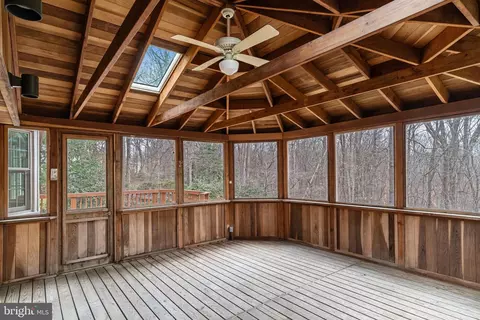 10708 Midsummer Dr, Reston, VA 20191 photo 13
