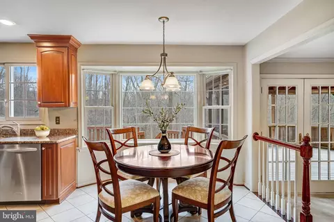 10708 Midsummer Dr, Reston, VA 20191 photo 9
