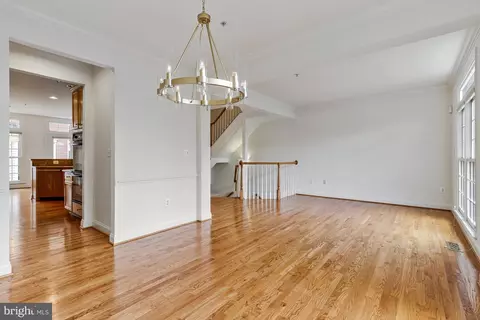 1646 Colonial Hills Dr, Mclean, VA 22102 photo 12