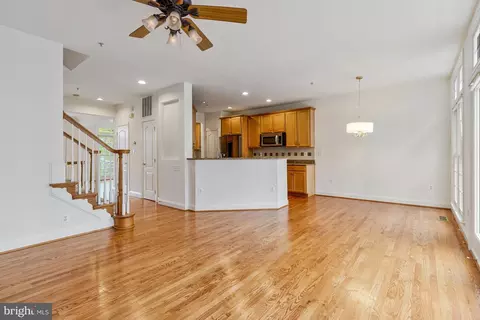 1646 Colonial Hills Dr, Mclean, VA 22102 photo 17