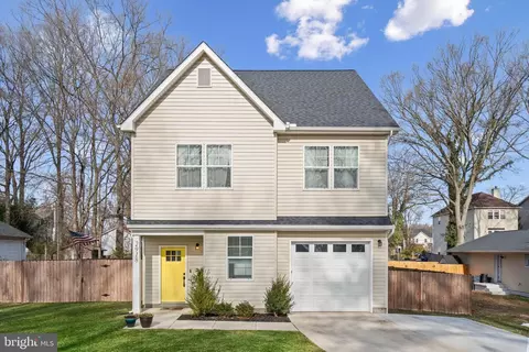 2918 Dunbar St, Alexandria, VA 22306