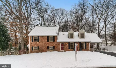 4506 Libbey Dr, Fairfax, VA 22032