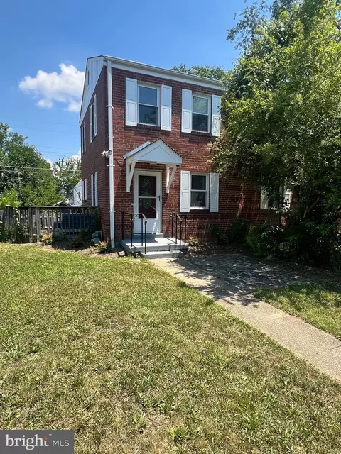 2240 Farrington Ave, Alexandria, VA 22303