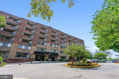 1951 Sagewood Ln #11, Reston, VA 20191