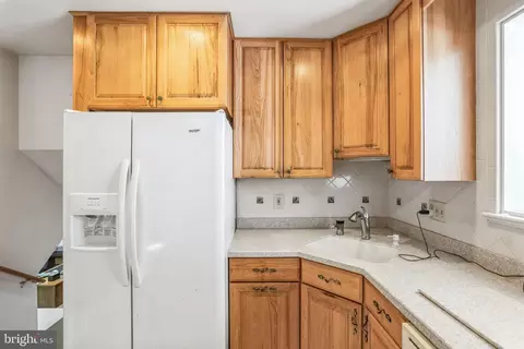 6803 Galax Ct, Springfield, VA 22151 photo 5