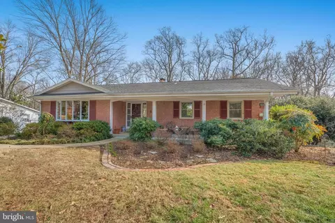 9205 Volunteer Dr, Alexandria, VA 22309