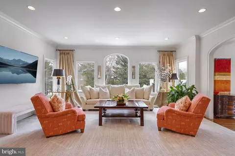 1236 Meyer Ct, Mclean, VA 22101