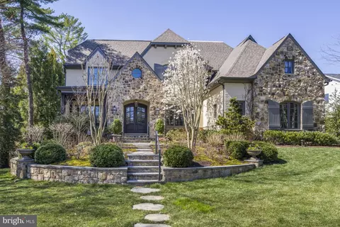 1222 Somerset Dr, Mclean, VA 22101