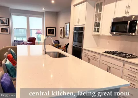 2839 Hokie Ln, Alexandria, VA 22306