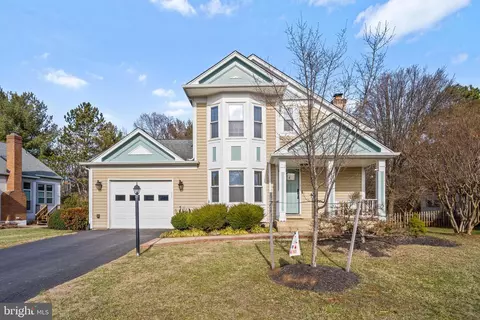 13506 Huntsfield Ct, Herndon, VA 20171