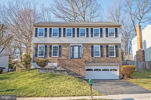 10655 John Ayres Dr, Fairfax, VA 22032