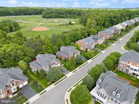 View/Area - 7534 Red Hill Dr, Springfield, VA 22153 photo 4 of 5