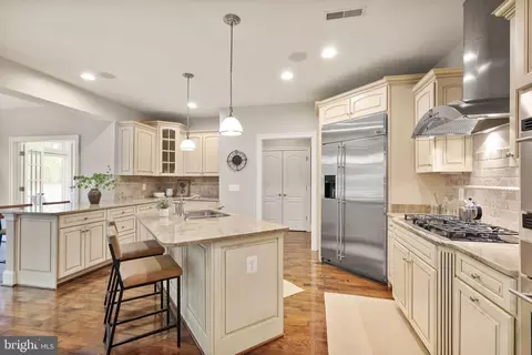 Kitchen - 7534 Red Hill Dr, Springfield, VA 22153 photo 2 of 6