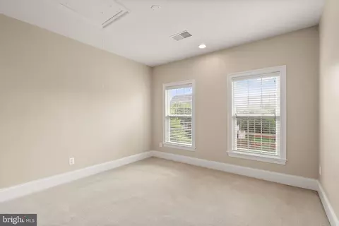 Bedroom - 7534 Red Hill Dr, Springfield, VA 22153 photo 6 of 10