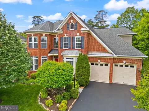 7534 Red Hill Dr, Springfield, VA 22153