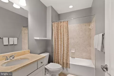 Bath - 7534 Red Hill Dr, Springfield, VA 22153 photo 8 of 8