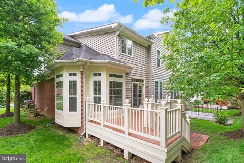 Exterior - 7534 Red Hill Dr, Springfield, VA 22153 photo 7 of 10