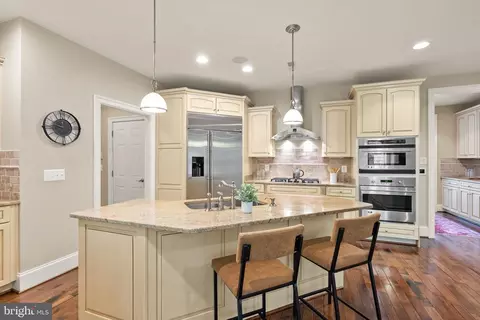 Kitchen - 7534 Red Hill Dr, Springfield, VA 22153 photo 3 of 6