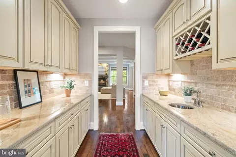 Entry Way - 7534 Red Hill Dr, Springfield, VA 22153 photo 4 of 14
