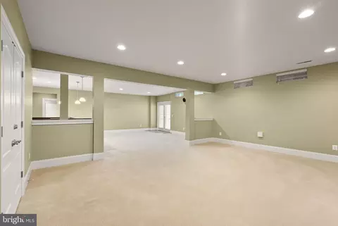 Living - 7534 Red Hill Dr, Springfield, VA 22153 photo 10 of 10