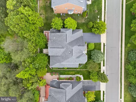 View/Area - 7534 Red Hill Dr, Springfield, VA 22153 photo 2 of 5