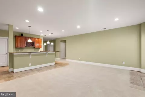 Living - 7534 Red Hill Dr, Springfield, VA 22153 photo 8 of 10