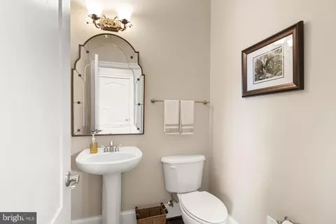 Entry Way - 7534 Red Hill Dr, Springfield, VA 22153 photo 6 of 14