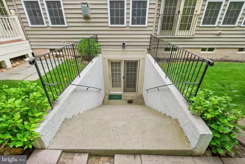 Exterior - 7534 Red Hill Dr, Springfield, VA 22153 photo 8 of 10