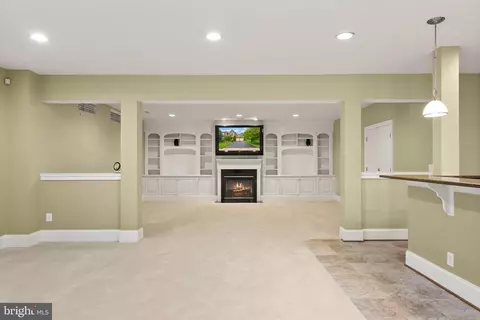 Living - 7534 Red Hill Dr, Springfield, VA 22153 photo 6 of 10