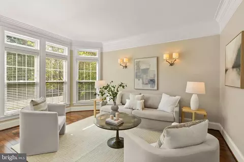 Living - 7534 Red Hill Dr, Springfield, VA 22153 photo 1 of 10