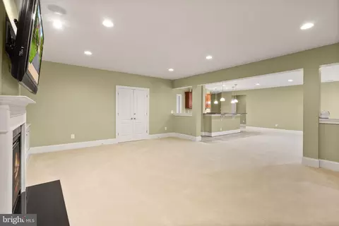 Living - 7534 Red Hill Dr, Springfield, VA 22153 photo 9 of 10