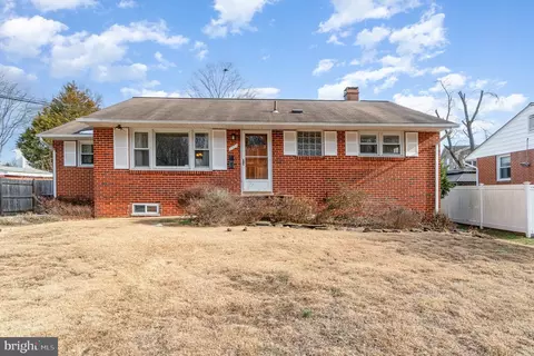 7421 Convair Dr, Alexandria, VA 22306
