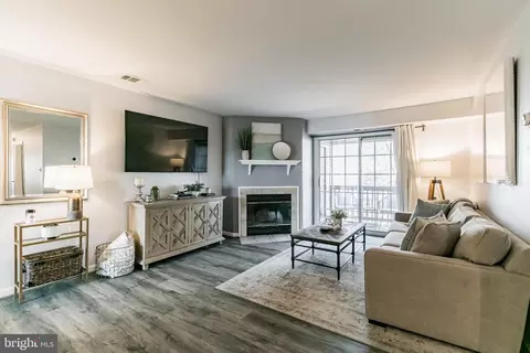 6911 G Victoria Dr, Alexandria, VA 22310