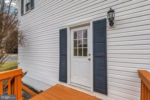 Exterior - 6120 Windward Dr, Burke, VA 22015 photo 17 of 19