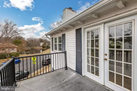 Exterior - 6120 Windward Dr, Burke, VA 22015 photo 4 of 19