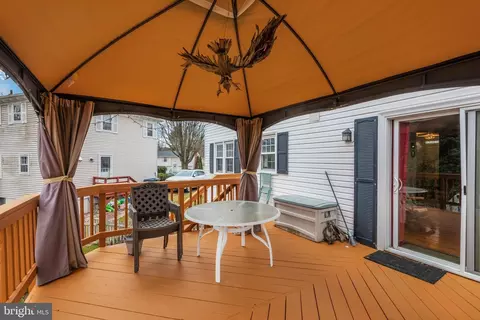 Exterior - 6120 Windward Dr, Burke, VA 22015 photo 7 of 19