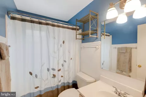 Bath - 6120 Windward Dr, Burke, VA 22015 photo 2 of 3