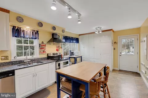 Kitchen - 6120 Windward Dr, Burke, VA 22015 photo 2 of 3