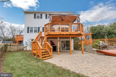 Exterior - 6120 Windward Dr, Burke, VA 22015 photo 13 of 19