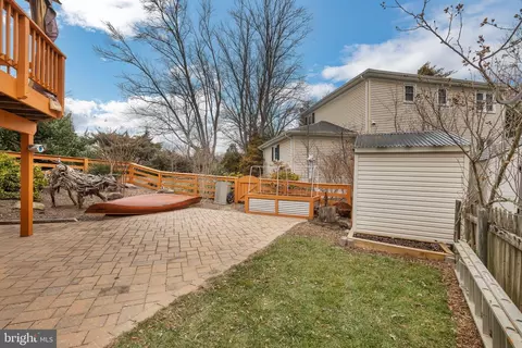 Exterior - 6120 Windward Dr, Burke, VA 22015 photo 15 of 19