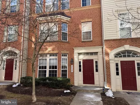 5615 Harrington Falls Ln #J, Alexandria, VA 22312