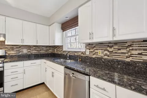 Kitchen - 8802 Eagle Rock Ln, Springfield, VA 22153 photo 2 of 3