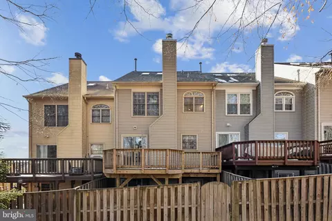 Exterior - 8802 Eagle Rock Ln, Springfield, VA 22153 photo 2 of 2