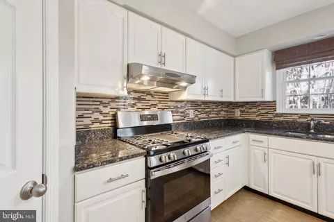 Kitchen - 8802 Eagle Rock Ln, Springfield, VA 22153 photo 3 of 3