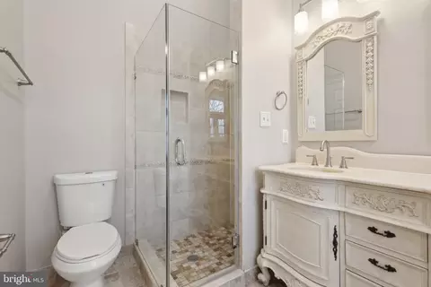 Bath - 8802 Eagle Rock Ln, Springfield, VA 22153 photo 2 of 2