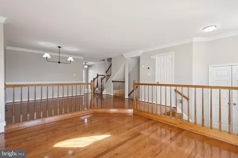 Living - 8802 Eagle Rock Ln, Springfield, VA 22153 photo 1 of 2