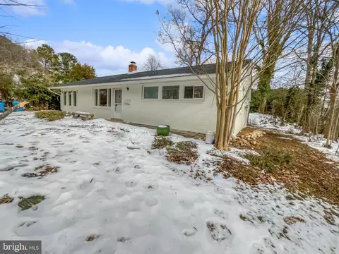 5503 Inverchapel Rd, Springfield, VA 22151 photo 9