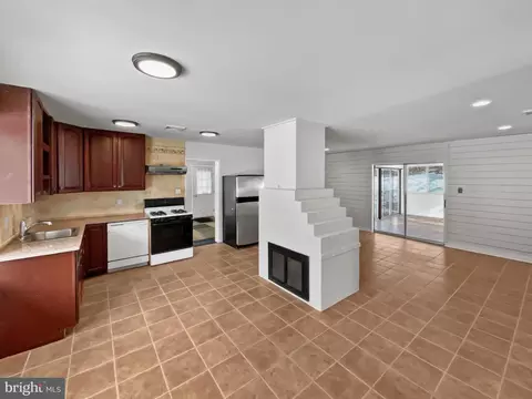 5503 Inverchapel Rd, Springfield, VA 22151 photo 6